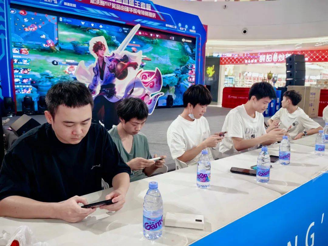 LCK夏季赛第五周结束：GEN十胜零负领衔积分榜