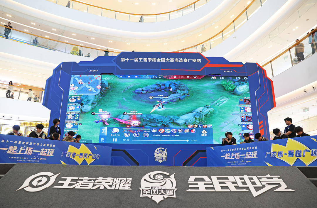 G2官方海报庆祝夺冠：12-0已经完成 我们是LEC的王者！